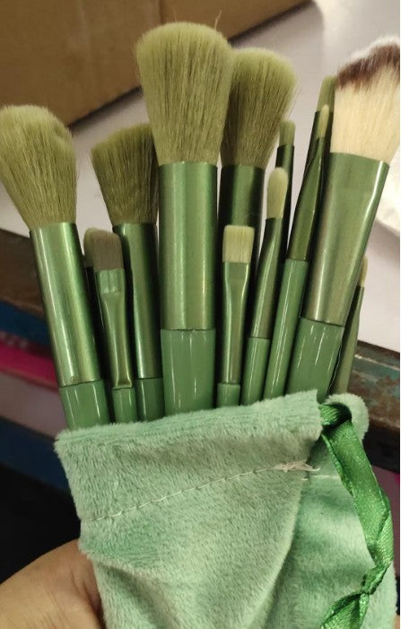Blend, Buff & Glow – 13Pcs Makeup Brush Kit